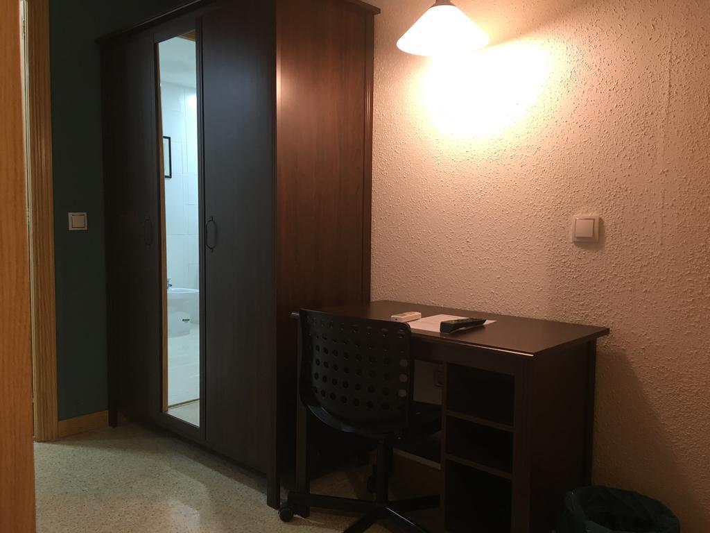 Hostal Tres Cantos Esterno foto