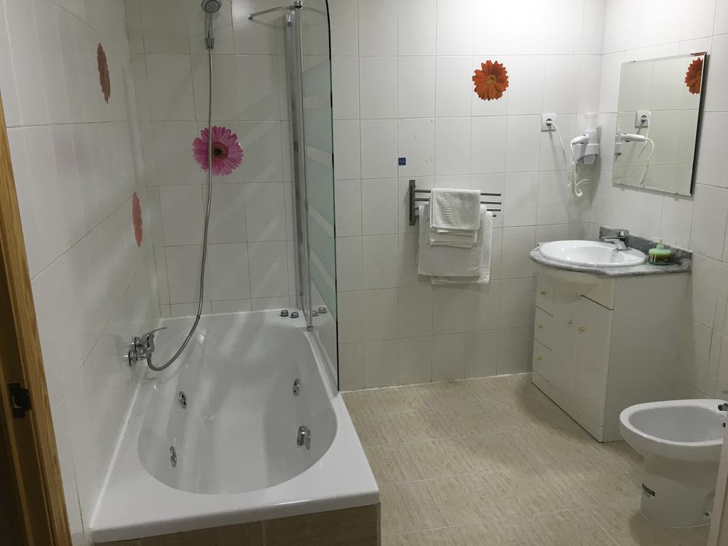 Hostal Tres Cantos Esterno foto