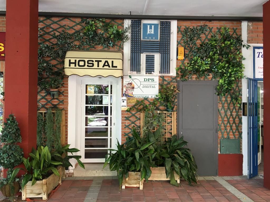 Hostal Tres Cantos Esterno foto