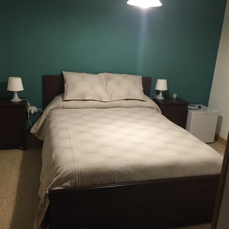 Hostal Tres Cantos Esterno foto