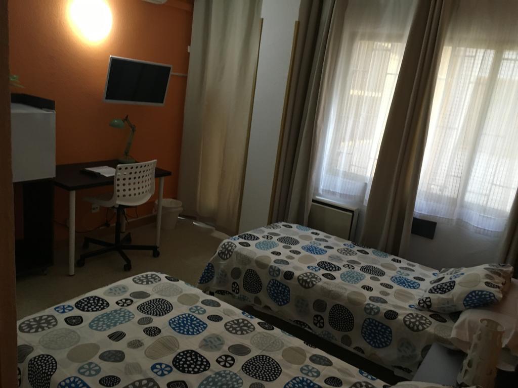 Hostal Tres Cantos Esterno foto